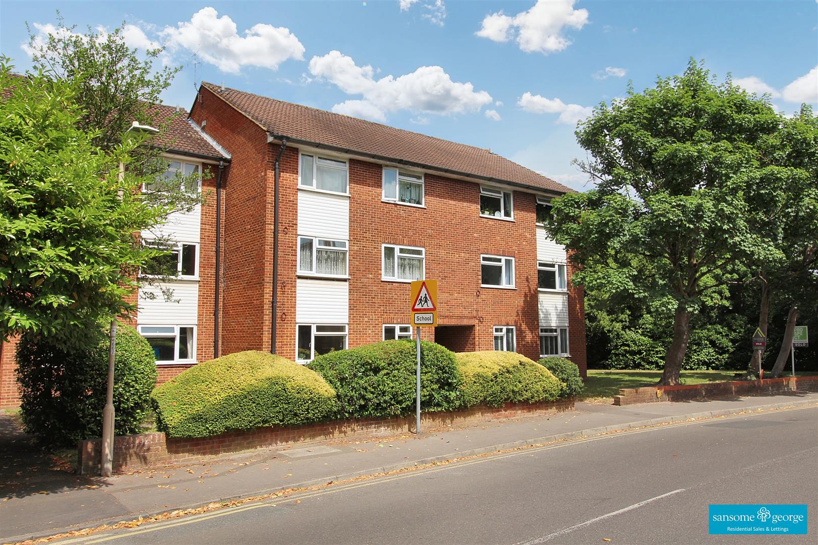 2 bed property in Southcote Road, Reading